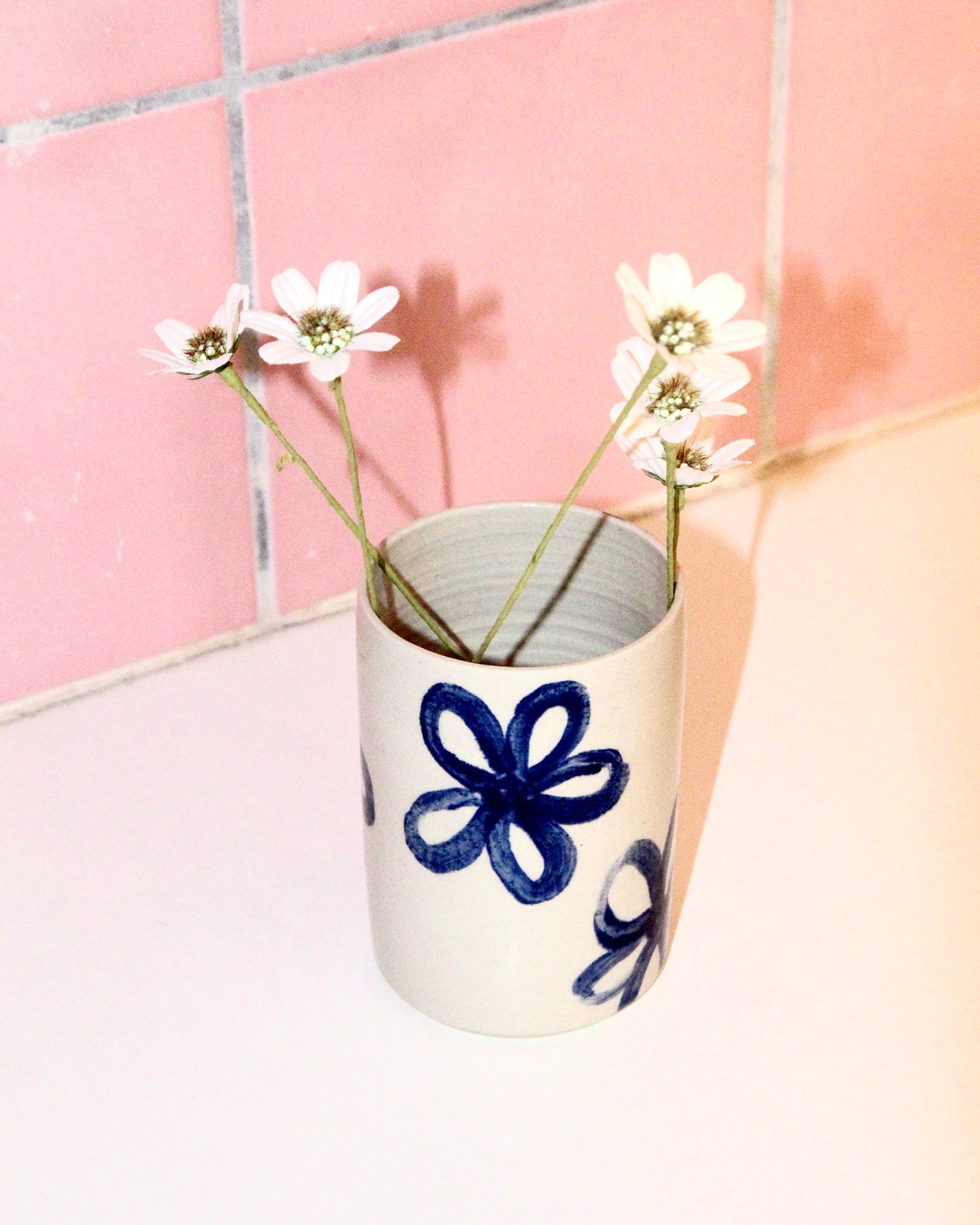 VASE2: malede blomster